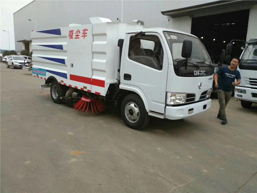 程力廠家直銷 油罐車 供液車 質(zhì)量有保障 價格優(yōu)惠需要的聯(lián)系