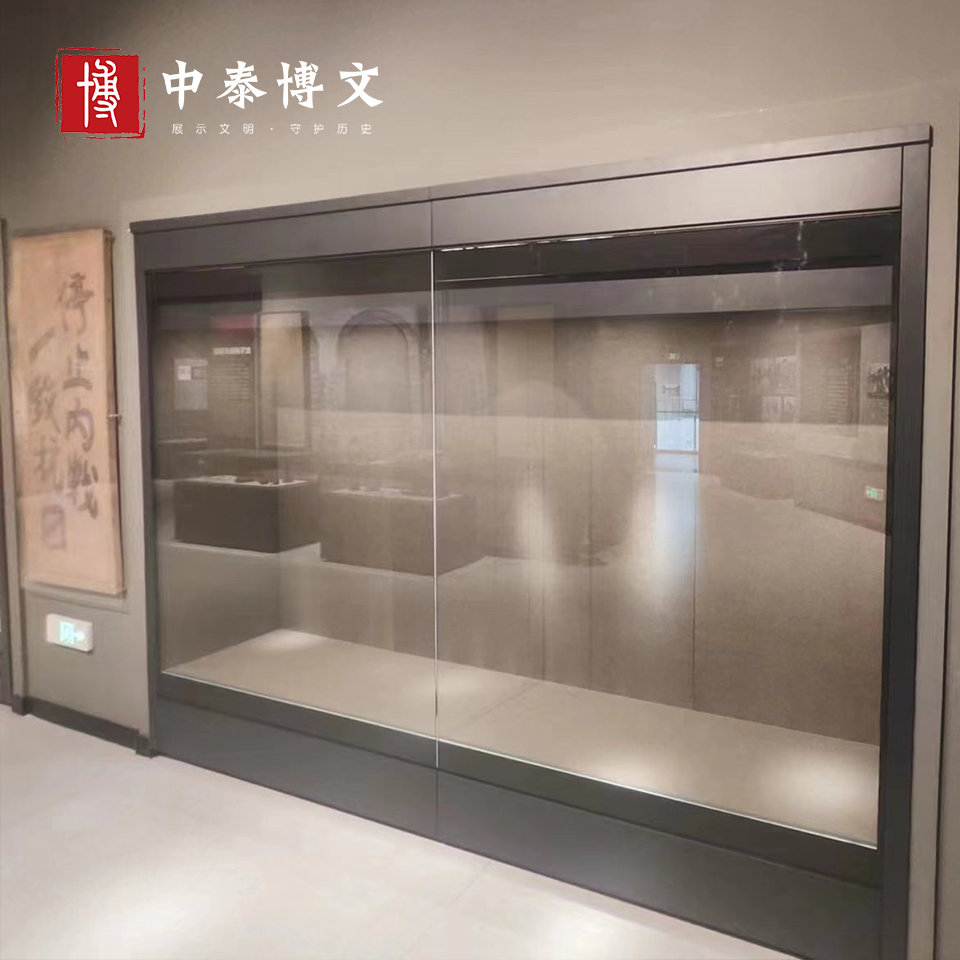 山西現(xiàn)代藝術(shù)館智能多媒體展柜，博物館展柜電動開啟方式，私人博物館沿墻式文物展柜