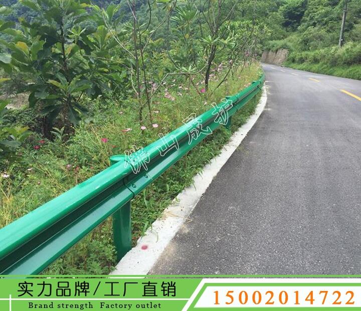 清遠(yuǎn)鄉(xiāng)鎮(zhèn)公路護(hù)欄 肇慶機(jī)動車防撞板 河源高速波形護(hù)欄批發(fā)