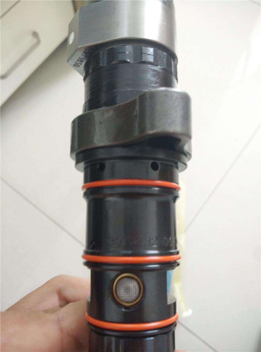 Cummins KTA38-C巖斗型礦用噴油器3076132-美版