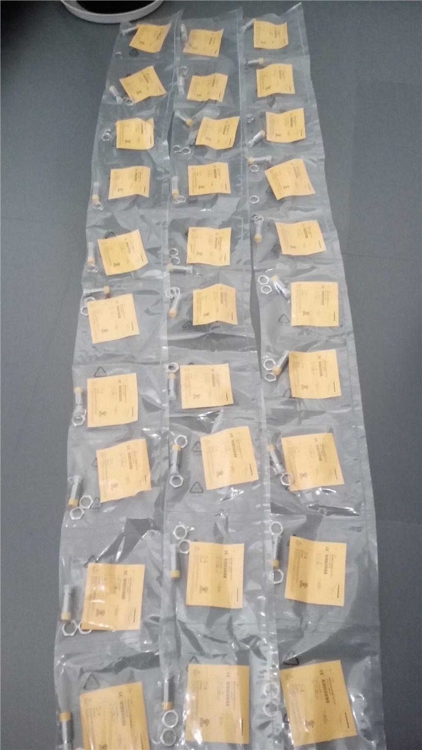 D/TURCK_(ki)P(gun)BT30-FD600-ST6X