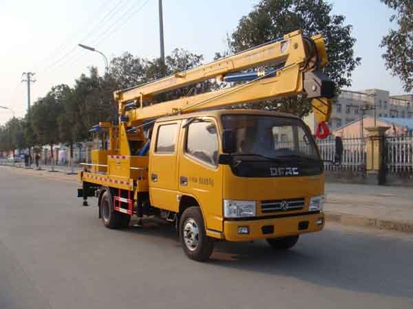 藍(lán)牌江鈴28米高空作業(yè)車 路燈維修車 云梯車