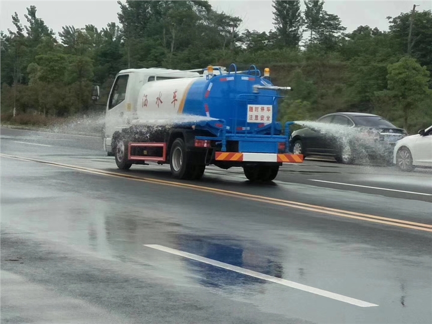 霍邱哪有東風抗旱抑塵車灑水車