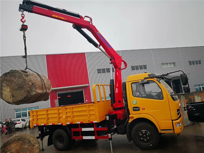 武威東風(fēng)福瑞卡藍(lán)牌3.2噸隨車吊