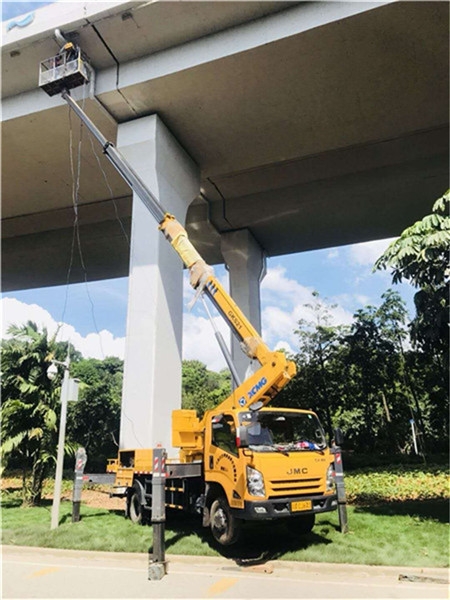 廣州高空車 路燈車 樹枝修剪車租賃中心