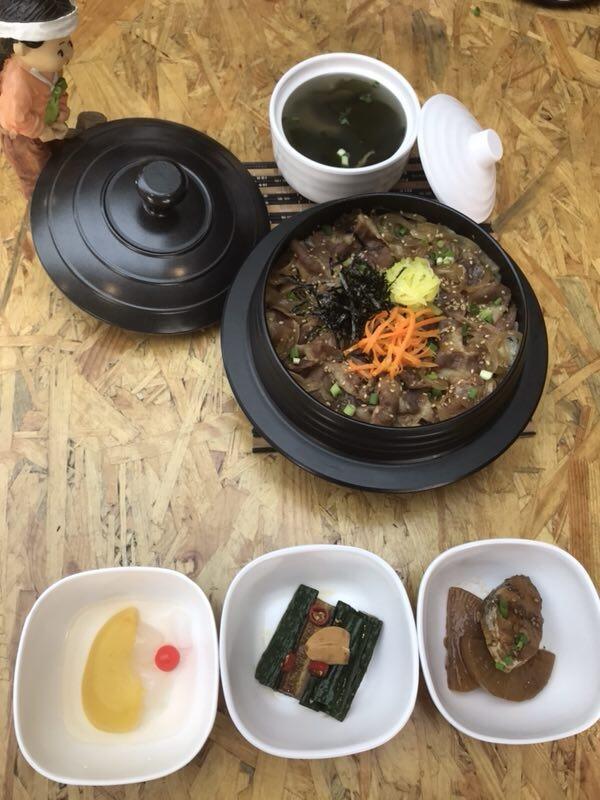 偶拌秘汁牛肉飯加盟，高質(zhì)量低價格的石鍋拌飯