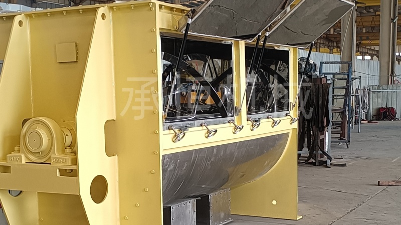 臥式螺帶混合機(jī)乙烯基樹脂混合