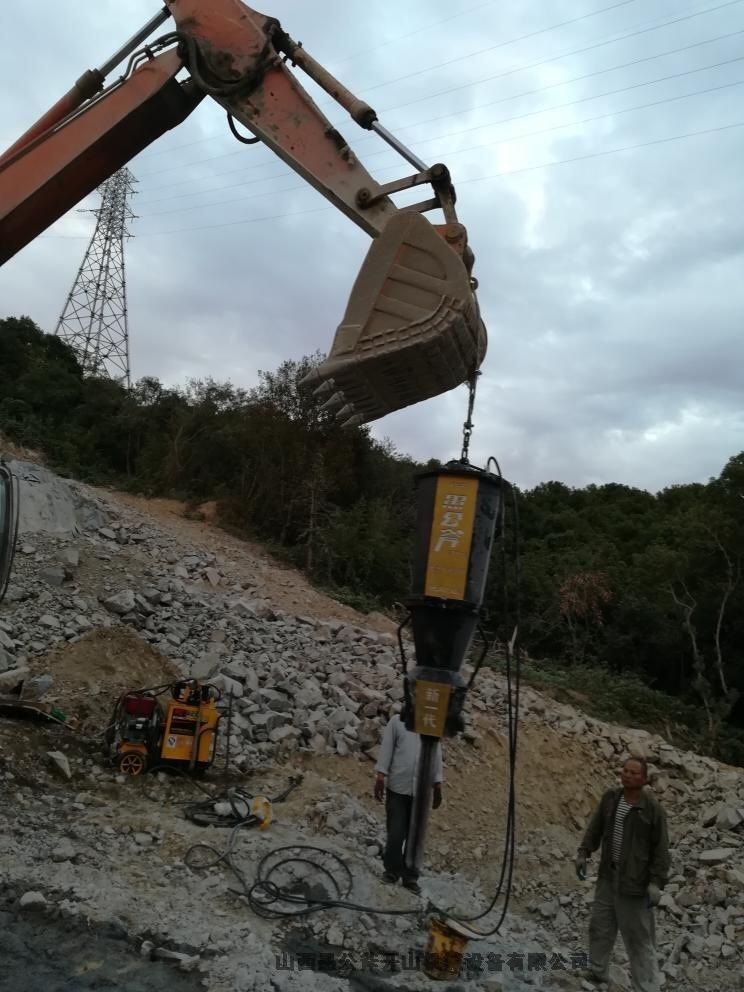 【地基整塊硬石頭怎么能快速的挖出來(lái)便宜爆破方法】禹城