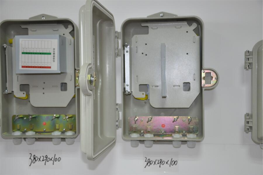 上海松江區(qū)供應(yīng)FTTH光纜配線箱48芯/64芯壁掛式光分路器箱