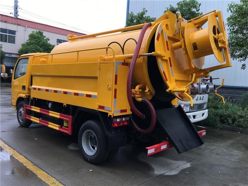 山東省廣饒縣雨季專用抽糞抽污車怎么賣