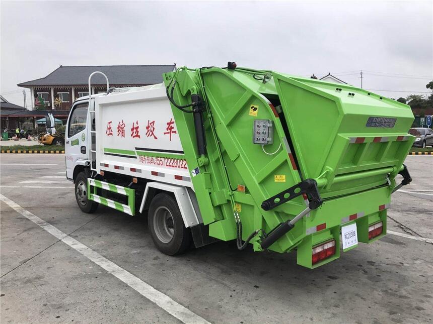 云南文山藍(lán)牌壓縮式垃圾車