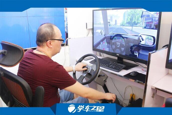 智能科技學(xué)車 汽車駕駛模擬器前景大