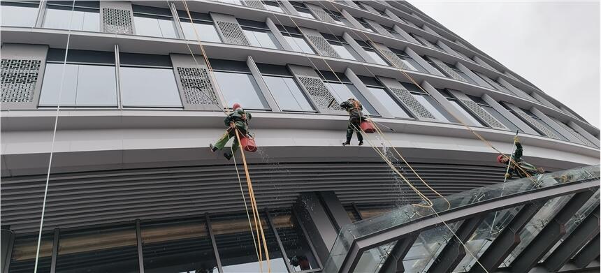 福建福州市防水堵漏外墻防水衛(wèi)生間防水屋頂防水堵漏專業(yè)高空