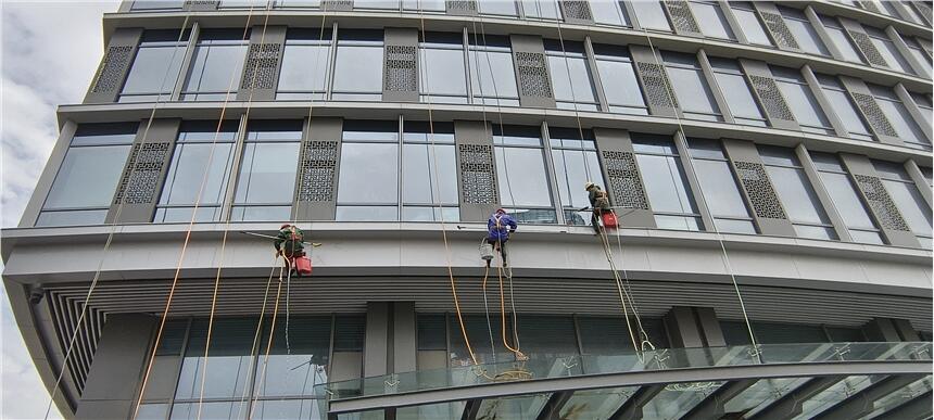 福建福州市開荒保潔外墻防水衛(wèi)生間防水屋頂防水堵漏專業(yè)高空