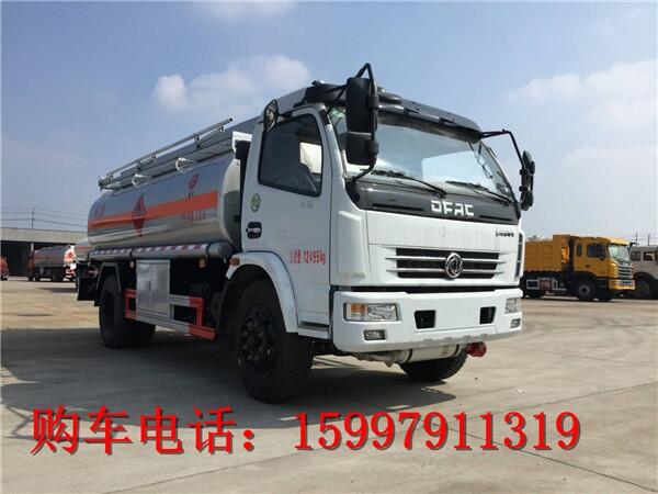 運(yùn)油車(chē)額載10噸油罐車(chē)廠家