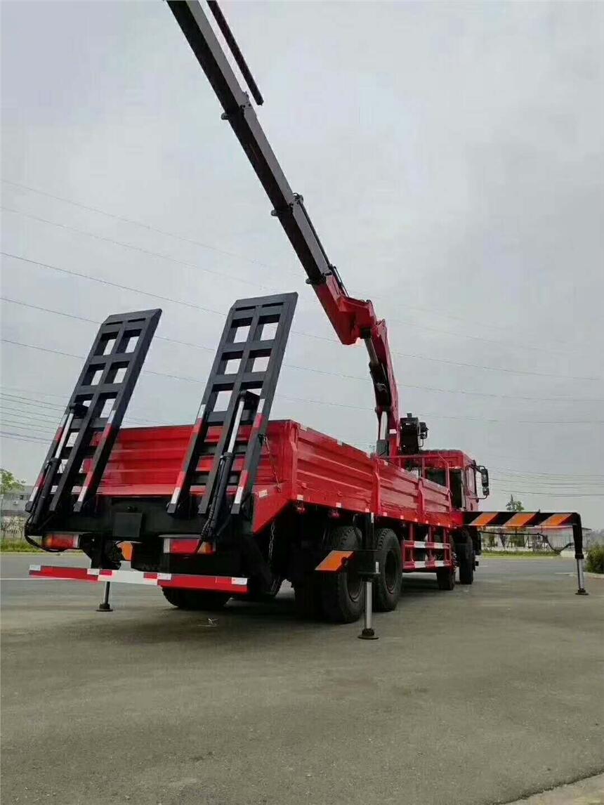 廠家直銷各種噸位各種吊機(jī)隨車吊