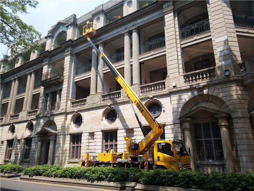 增城升降機(jī)租賃、高空路燈車(chē)出租、廣州高空作業(yè)車(chē)哪家好