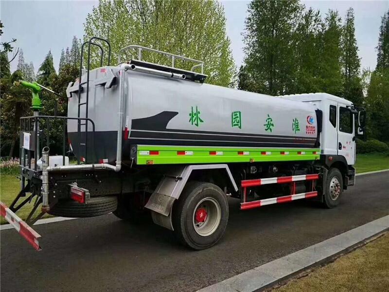 青海國6綠化噴灑車使用方便