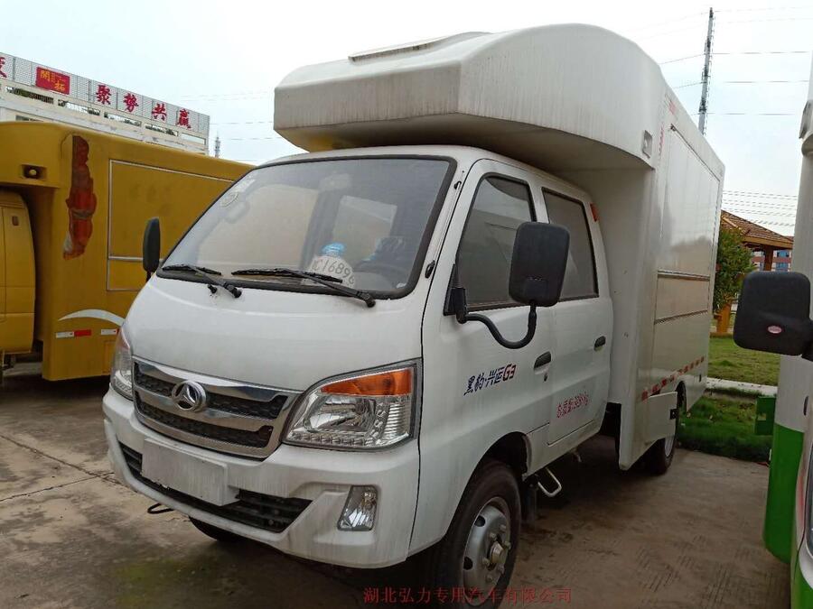 汽油流動(dòng)美食車流動(dòng)小吃車廠家