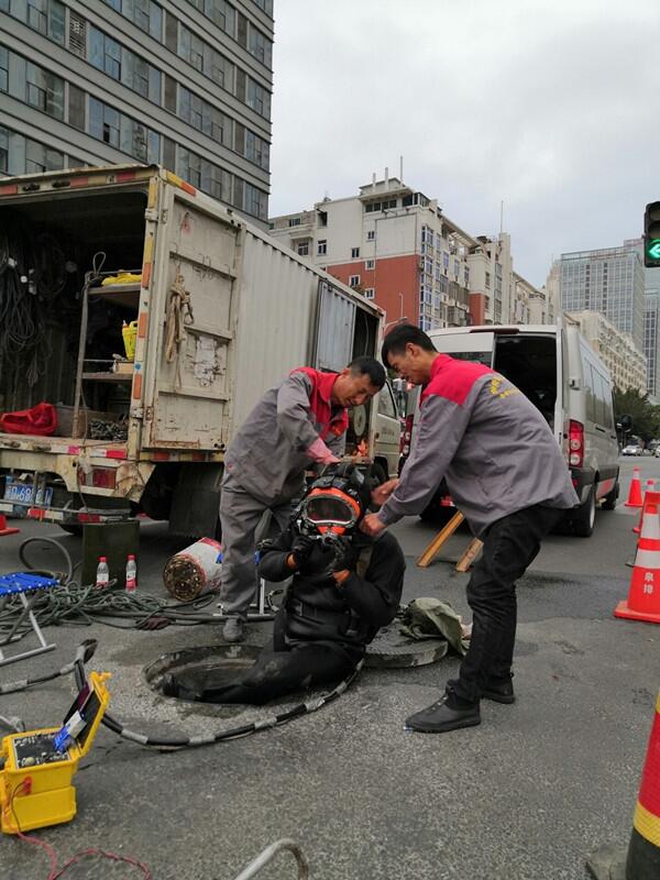 淮北潛水員檢查攝像施工隊