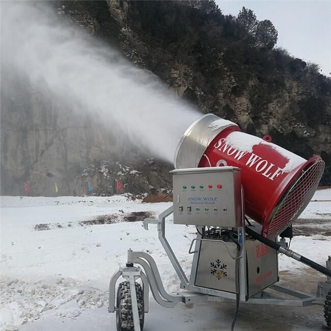 建設(shè)大型滑雪場要幾臺(tái)造雪機(jī) 2019人工造雪機(jī)一臺(tái)多少錢