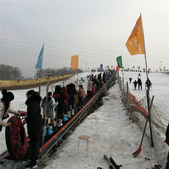 河北滑雪魔毯多少錢 滑雪場魔毯生產(chǎn)廠家