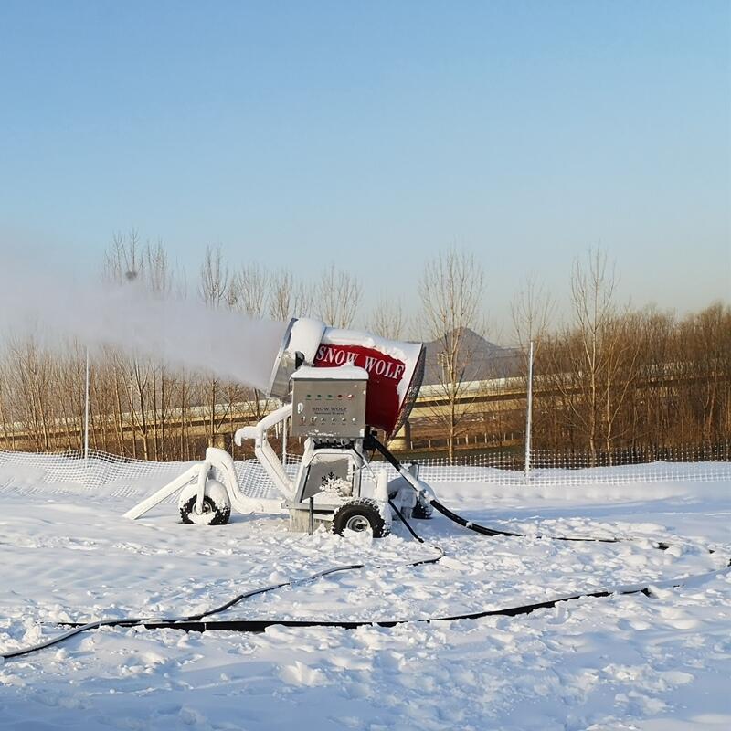 國(guó)產(chǎn)多用途大功率人工造雪機(jī)廠家充分造雪