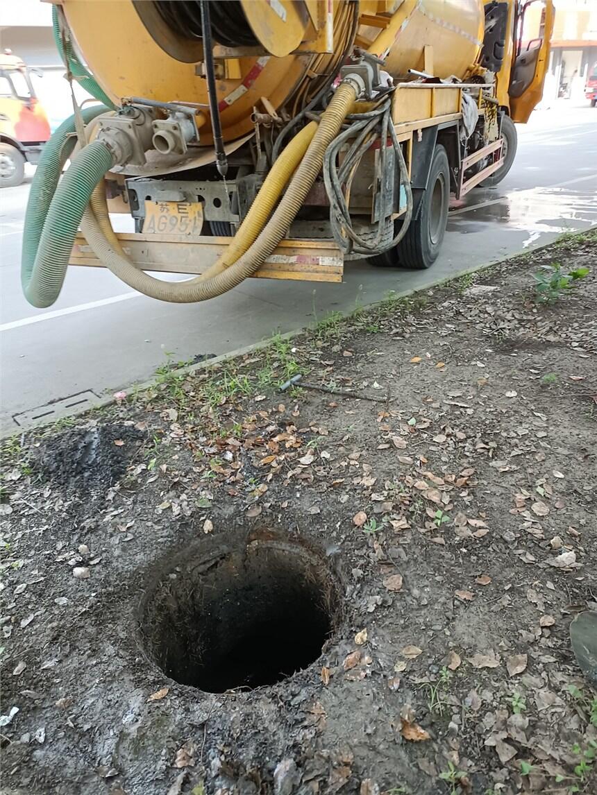 蘇州相城區(qū)高壓清洗道路污水管道???解決管道堵塞流水不暢問題