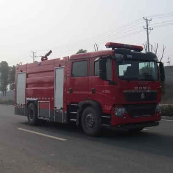 消防車價(jià)格,重汽豪沃8噸泡沫消防車,重型消防車