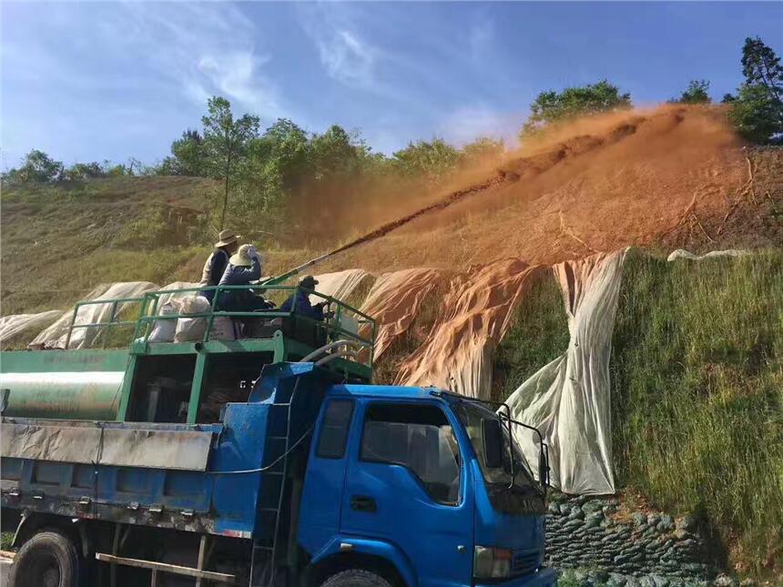 建特重工客土噴播機(jī)廠家，草籽噴播機(jī)，綠化噴播機(jī)，大功率動(dòng)力足