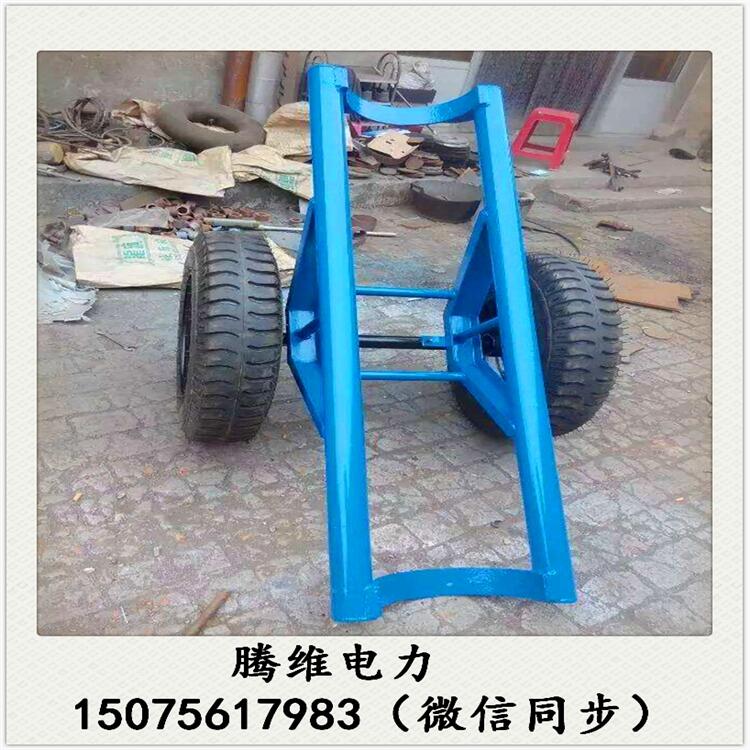 電線桿跑車及牽引工具，線桿炮車價(jià)格，運(yùn)電線桿的炮車