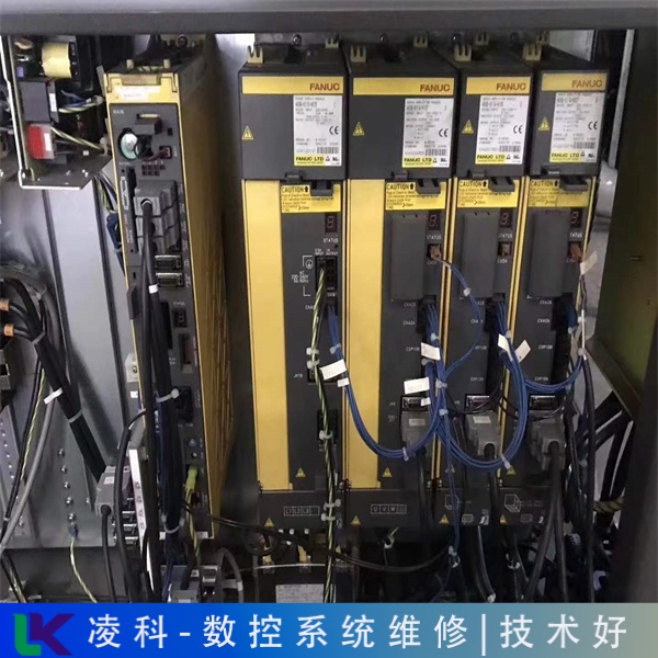 通用電氣數(shù)控系統(tǒng)通電無(wú)反應(yīng)維修屏幕有水波紋