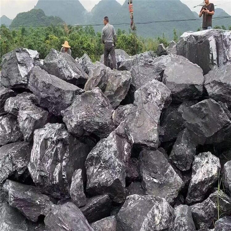 黑山石廠家供應(yīng) 黑山石草坪點(diǎn)綴石假山制作 黑山石價格