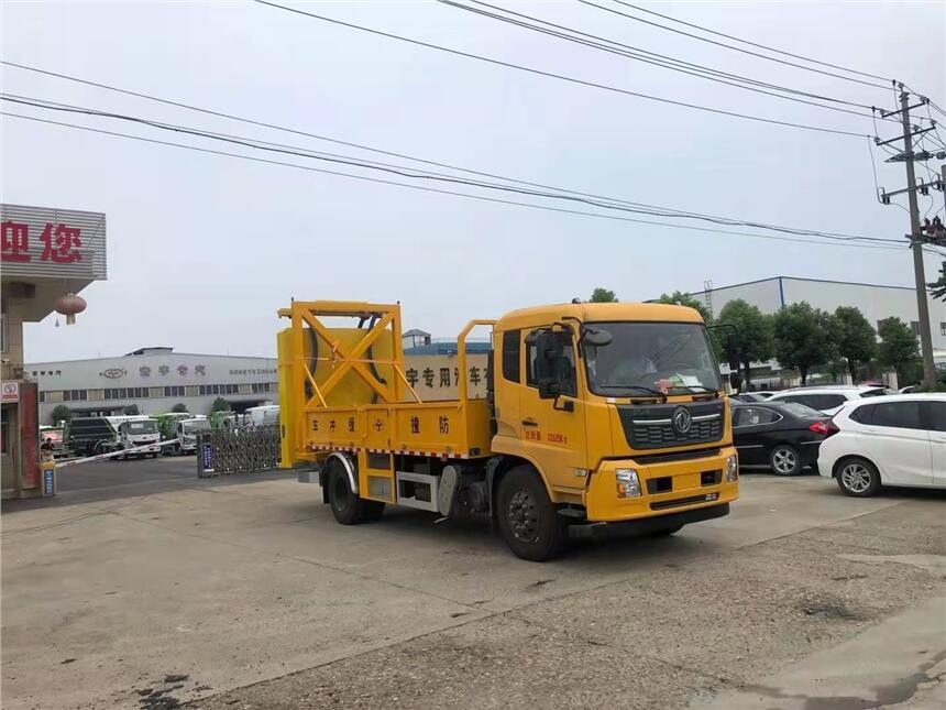 防撞緩沖車廠家 -東風(fēng)天錦運(yùn)輸車 -廠家直銷