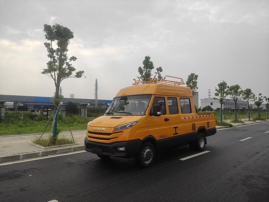 依維柯多功能搶修車 公路養(yǎng)護車 施工作業(yè)車