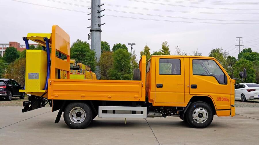 70K防撞緩沖車 東風(fēng)防撞車 國(guó)產(chǎn)防撞緩沖墊