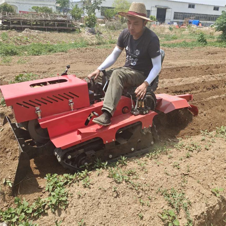 林工制作上海16馬力乘坐履帶開溝機