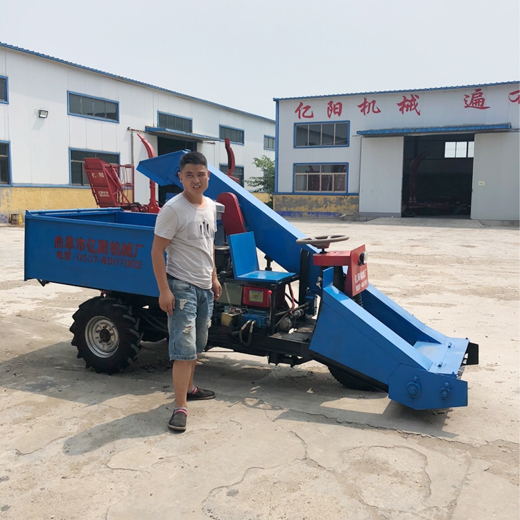 刮板上料清糞車 18馬力柴油機(jī)清糞車廠家供應(yīng)