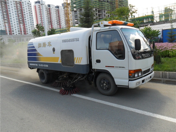 阿里小型掃路車聯(lián)系方式