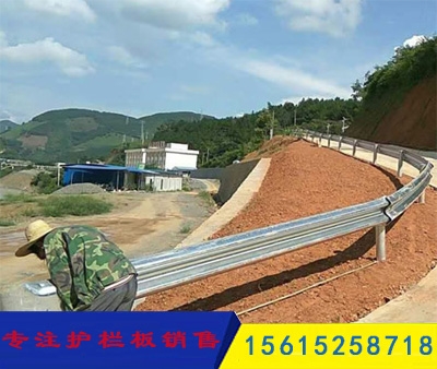 阿拉善高速公路護(hù)欄板廠家|鄉(xiāng)村公路護(hù)欄板廠家|護(hù)欄板價(jià)格|護(hù)欄板報(bào)價(jià)