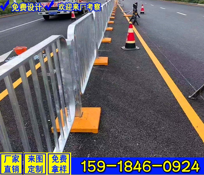 汕尾安裝護(hù)欄多少錢 道路護(hù)欄鐵藝 從化市政人行道護(hù)欄