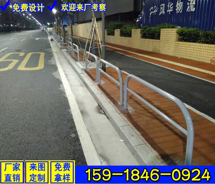 惠州道路中間鐵欄桿 市政護(hù)欄廠家 河道護(hù)欄價(jià)格