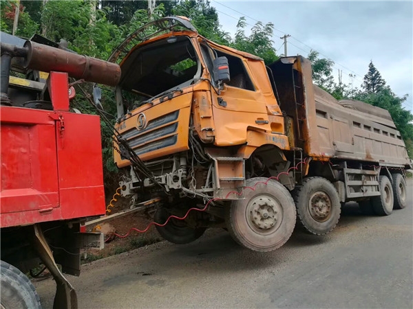 林芝事故清障車_土炮拖車圖紙定做服務(wù)至上