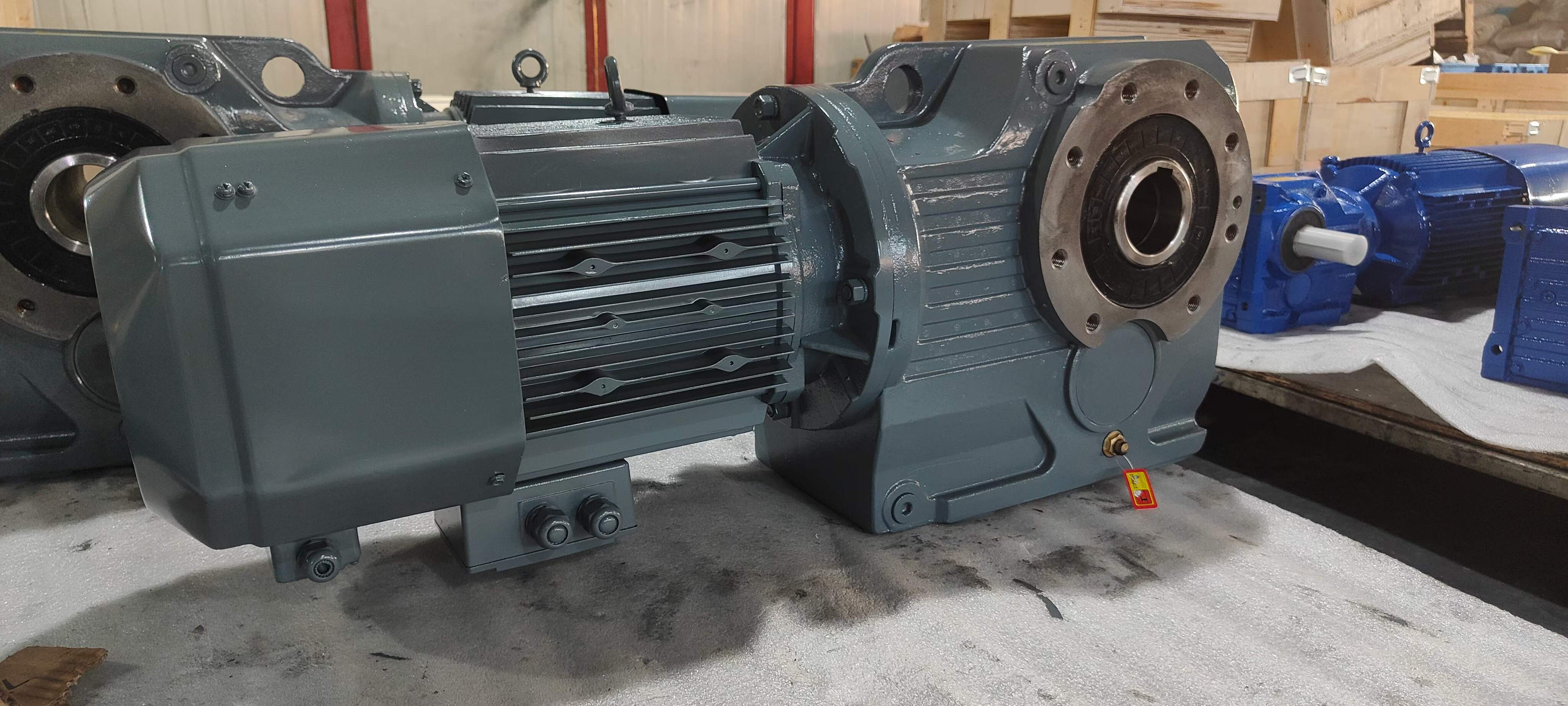 RX107-Y30KW-NA434-M1制動(dòng)減速機(jī)PX40-070