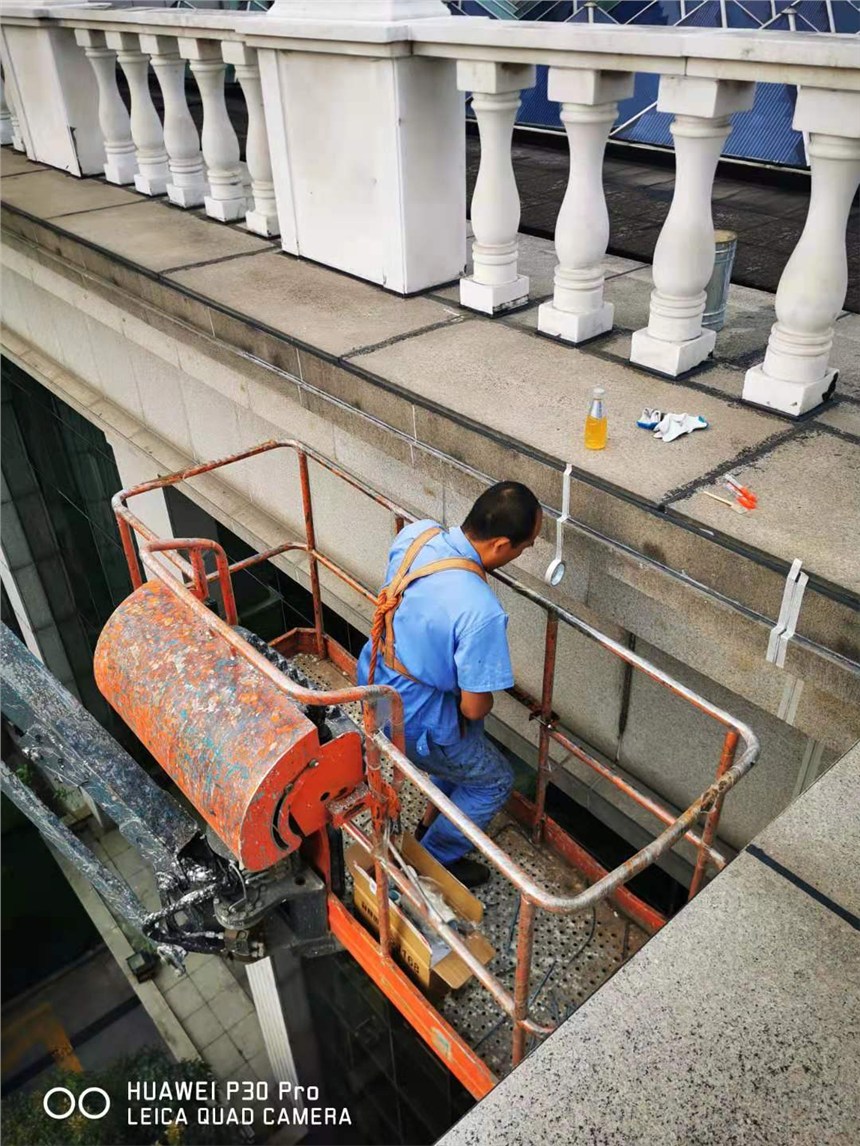 浦東高樓大廈外墻瓷磚維修翻新排險