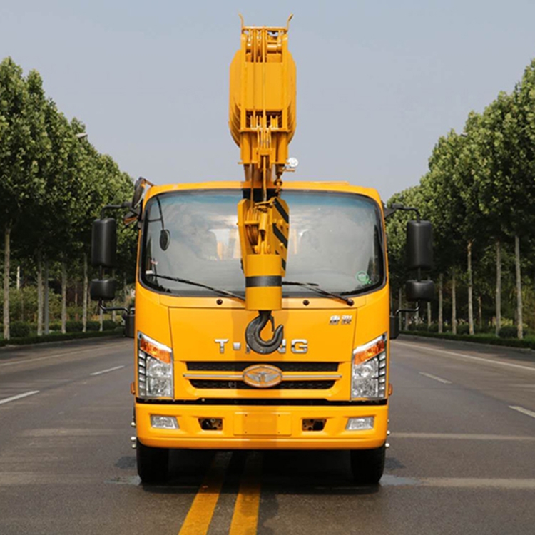 汽車吊廠家10噸吊車 凱馬底盤 汽車吊 國五小吊車質(zhì)優(yōu)價廉