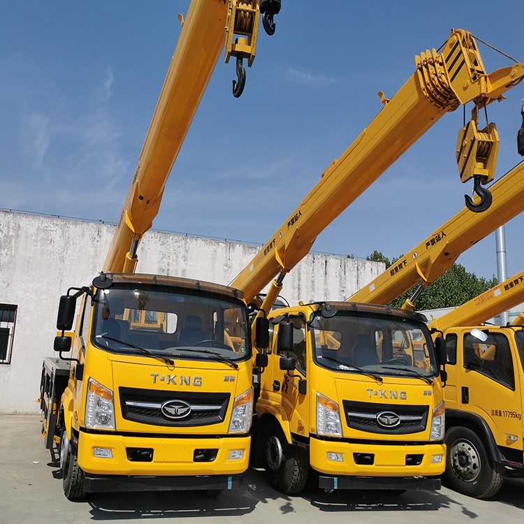 全新款國(guó)六汽車吊 東風(fēng)12噸徐工臂汽車吊起重機(jī)價(jià)格 廠家直銷