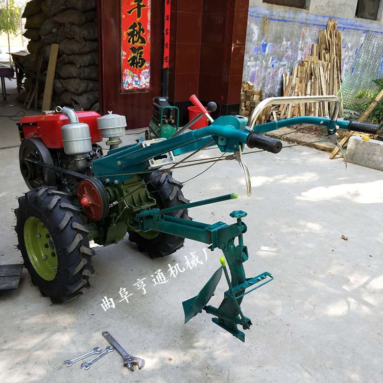 廠家訂購(gòu) 10馬力犁地機(jī)旋耕機(jī) 除草機(jī) 新款多功能型兩輪拖拉機(jī)品質(zhì)好