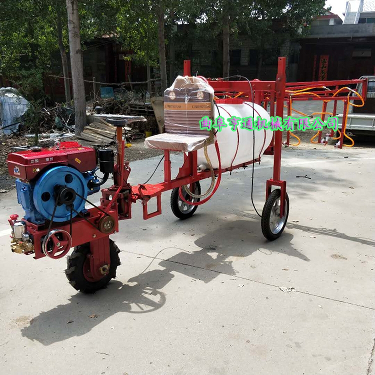 三輪車乘坐式噴霧打藥機(jī)  小方向盤噴藥機(jī) 手推四輪高壓噴霧器