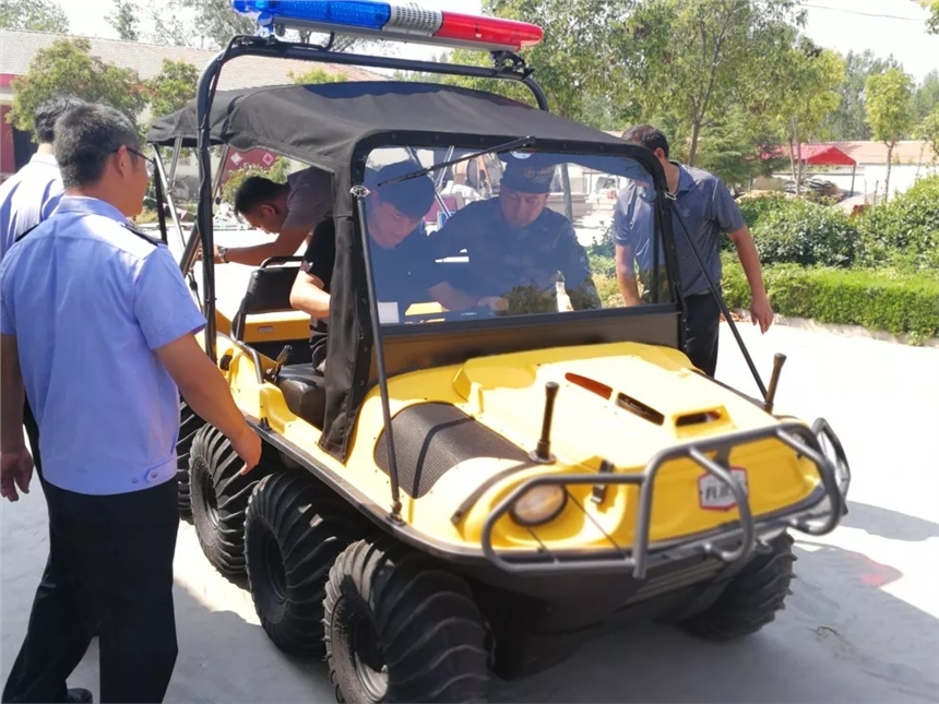 水陸兩棲工程車用途是什么？應急搶險水陸兩棲車使用范圍介紹